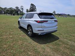 2025 Mitsubishi
Outlander Aspire