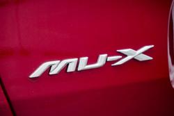 2025 Isuzu
MU-X LS-M