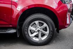 2025 Isuzu
MU-X LS-M