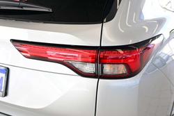 2024 Mitsubishi
Outlander LS