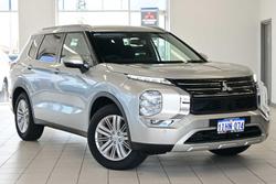 2024 Mitsubishi
Outlander LS