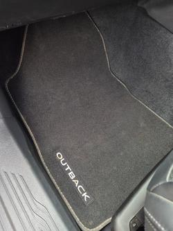 2022 Subaru
Outback AWD Touring