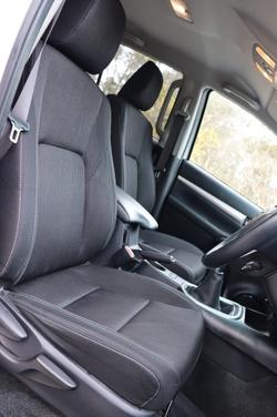 2022 Toyota Hilux SR5