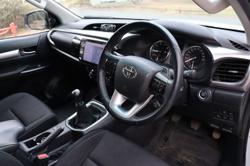 2022 Toyota Hilux SR5