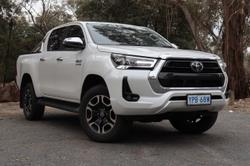 2022 Toyota Hilux SR5