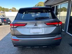 2023 Mitsubishi Outlander ES ZM MY23 White