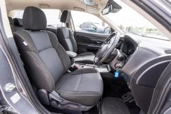 2019 Mitsubishi Outlander ES