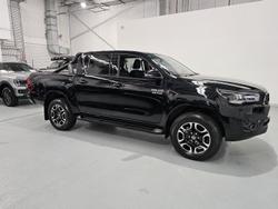 2024 Toyota
Hilux SR5 48V
