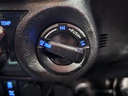 2024 Toyota
Hilux SR5 48V