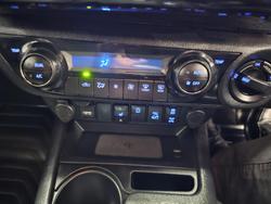 2024 Toyota
Hilux SR5 48V