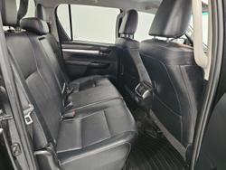 2024 Toyota
Hilux SR5 48V