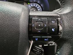 2024 Toyota
Hilux SR5 48V