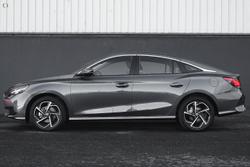 2025 MG MG5 Essence MY25 Misty Grey