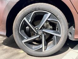 2025 MG MG5 Essence MY25 Misty Grey