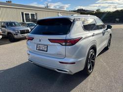 2022 Mitsubishi Outlander Exceed