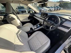 2022 Mitsubishi Outlander Exceed