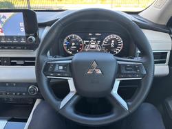 2022 Mitsubishi Outlander Exceed