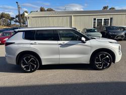 2022 Mitsubishi Outlander Exceed