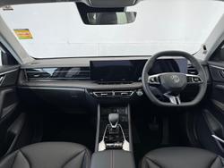 2025 MG HS Super Hybrid Essence