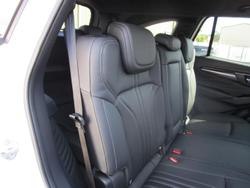 2025 Isuzu
MU-X LS-T