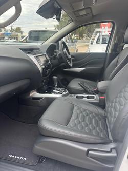 2025 Nissan Navara ST-X