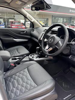 2025 Nissan Navara ST-X