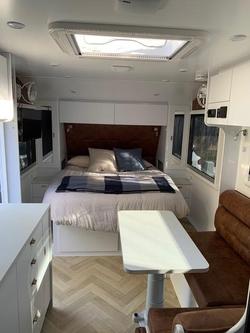2025 Wonderland RV Amaroo 18'06