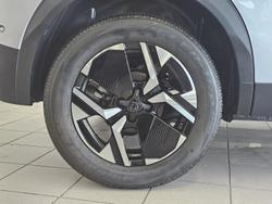 2023 Peugeot 2008 GT