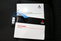 2024 Mitsubishi Outlander LS