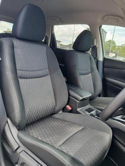 2019 Nissan
                X-TRAIL ST