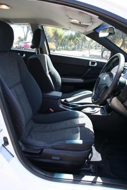 2006 Mitsubishi 380 ES DB Series 2 Mawson White