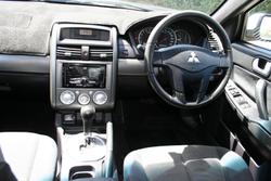 2006 Mitsubishi 380 ES DB Series 2 Mawson White