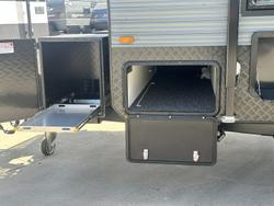 2025 JB Caravans Dirt Road Xtreme 22'6 Rear Club