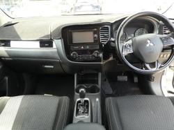 2016 Mitsubishi
Outlander LS