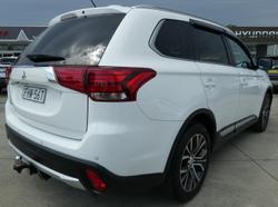 2016 Mitsubishi
Outlander LS