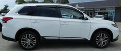 2016 Mitsubishi
Outlander LS