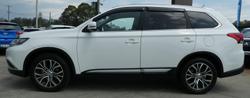 2016 Mitsubishi
Outlander LS