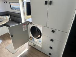 2025 JB Caravans Dirt Road Xtreme 23'6 Rear Club