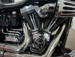 2015 HARLEY-DAVIDSON FXSB SOFTAIL BREAKOUT Black