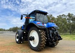 New Holland
T8.415 Plmi Ultra Command Tractor