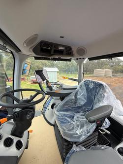 New Holland
T8.415 Plmi Ultra Command Tractor