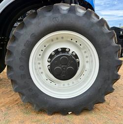 New Holland
T8.415 Plmi Ultra Command Tractor