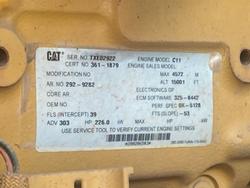 2011 Caterpillar 725 Yellow