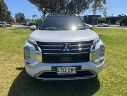 2025 Mitsubishi Outlander Exceed Tourer ZM MY25 AWD White Diamond with Black Mica Roof