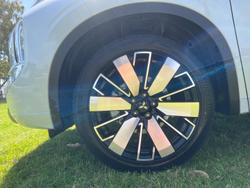 2025 Mitsubishi Outlander Exceed Tourer ZM MY25 AWD White Diamond with Black Mica Roof