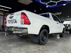 2019 Toyota
                Hilux SR Hi-Rider