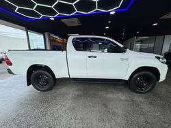 2019 Toyota
                Hilux SR Hi-Rider