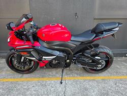 2016 Suzuki GSX-R1000 RED