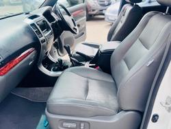 2005 Toyota Landcruiser Prado Grande GRJ120R 4X4 Constant White