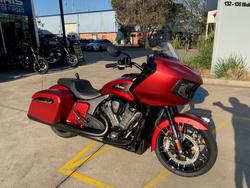 2024 Indian CHALLENGER DARK HORSE SUNSET RED